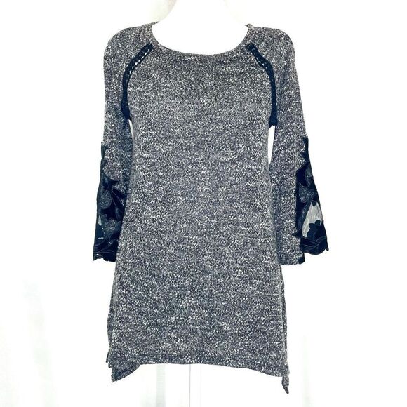 Maurices Sweater Applique Sleeves Size XS  Black White Gray - Picture 1 of 6